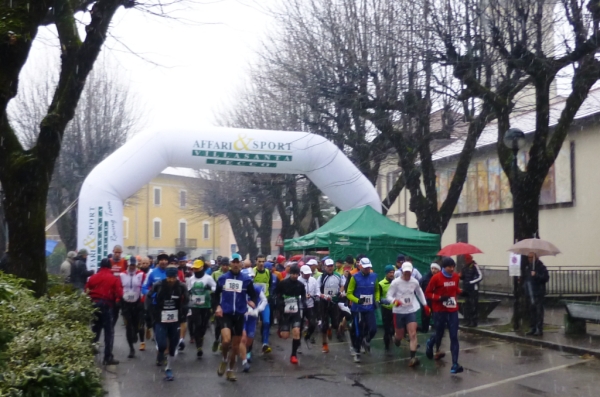 Partenza della Galbiate-San Genesio Run (Foto LeccoNotizie.com)