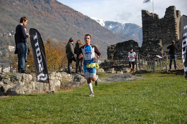 Taddeo Bertoldini in gara al Valtellina Wine Trail (foto SportdiMontagna.com)