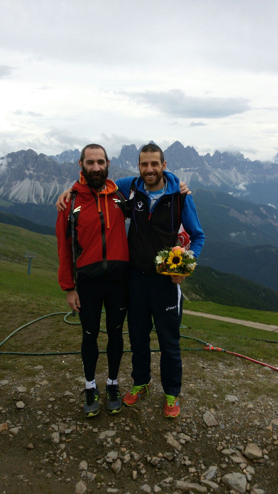 Nicola e Paolo con le dolomiti sullo sfondo