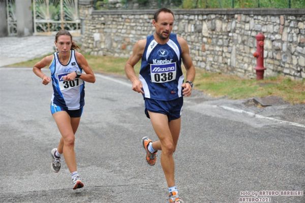 Sergio in azione alla Cittiglio-Vararo (foto di Arturo Barbieri – Podisti.net)